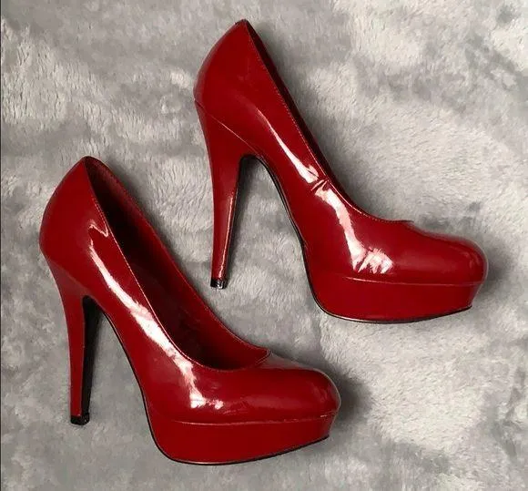 Red Pumps