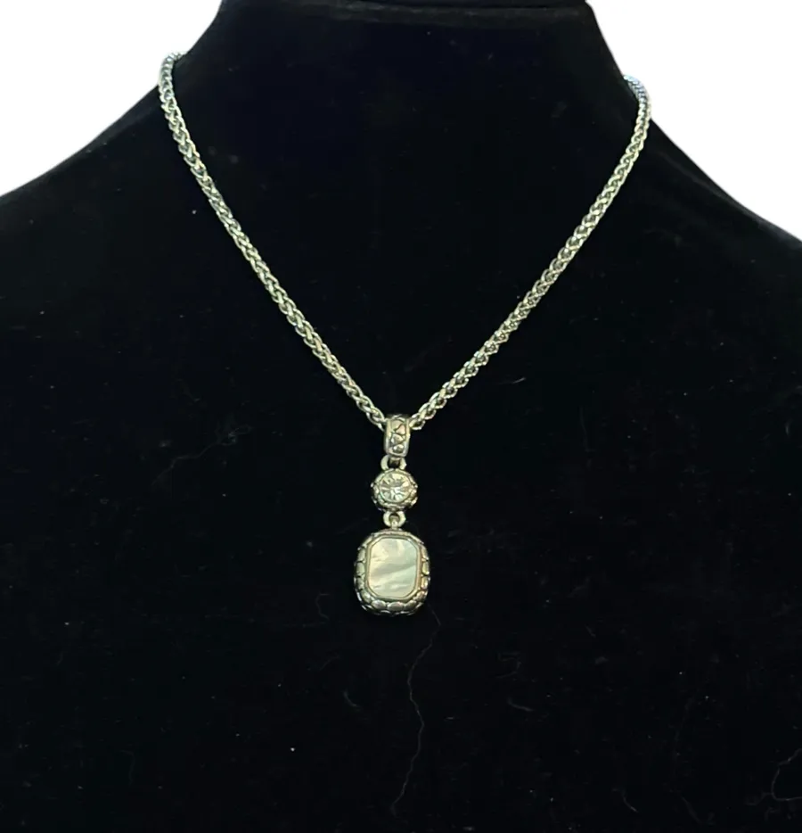 mother of pearl drop pendant necklace