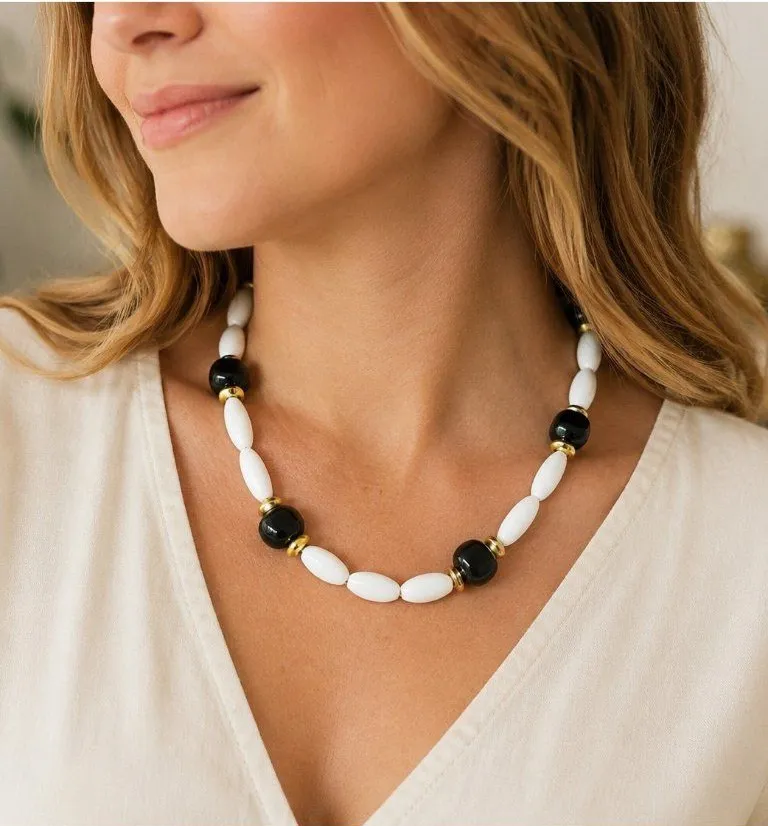 VTG TRIFARI Signed Black White Beaded Necklace Gold Tone Retro Statement 17.5”