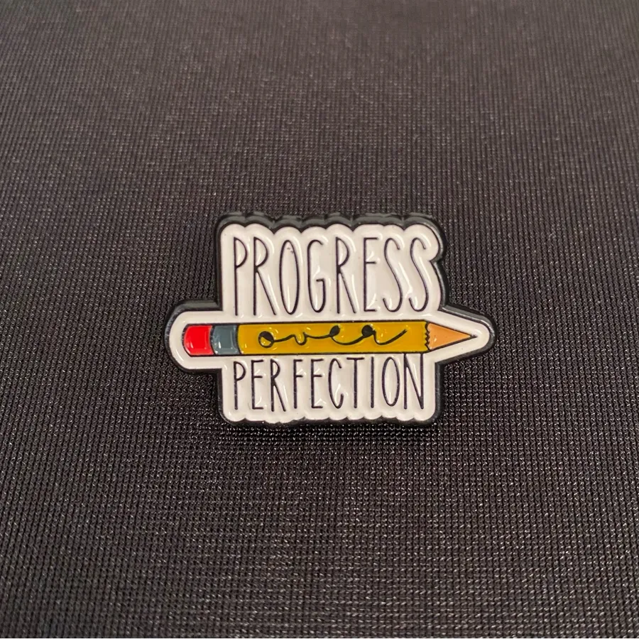 Enamel pin/magnet puts the focus where it helps the most 3FER Red