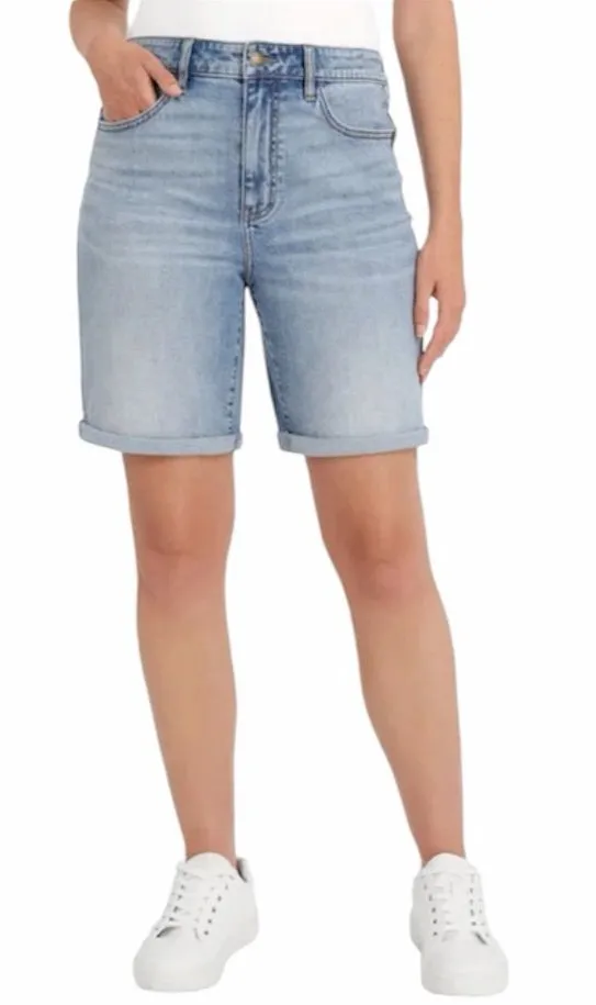 NEW Wrangler Women’s High Rise Rolled Hem Light Blue Denim Jorts/Shorts, Size 6