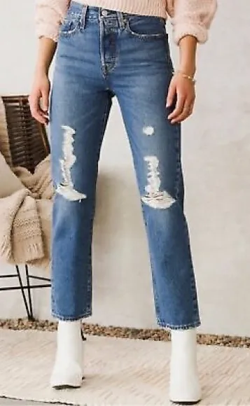 NWOT wedgie straight ripped jeans size 31