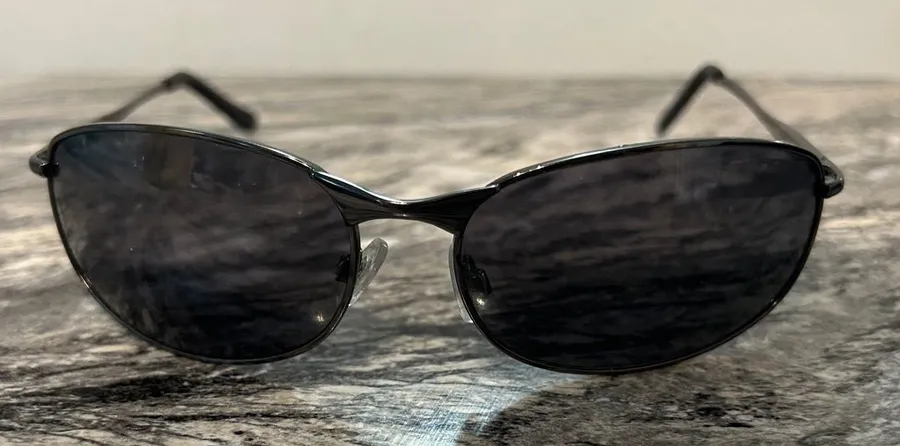 NY Collection Black Sunglasses Sleek Design