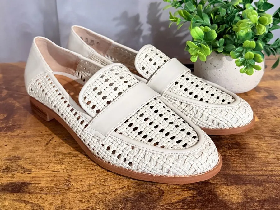 Franco Sarto Halton2 Perforated Woven Loafers 7.5 Ivory Leather Flats Classic
