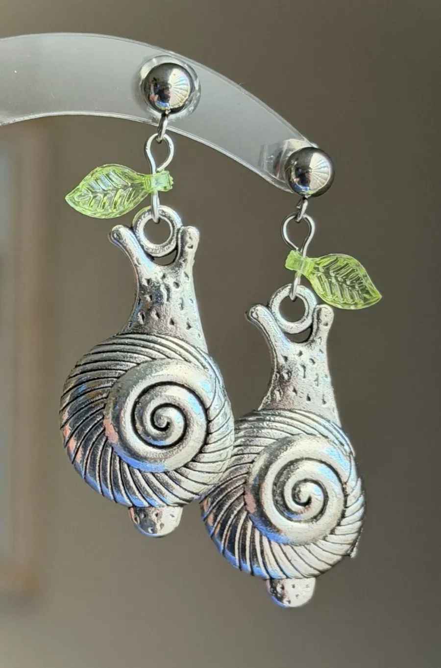 Handmade cute boho retro funky style snail dangle earrings🐌🌀