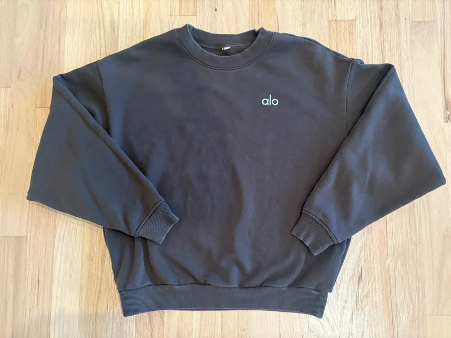 Alo Yoga Espresso Accolade Crew Neck Pullover