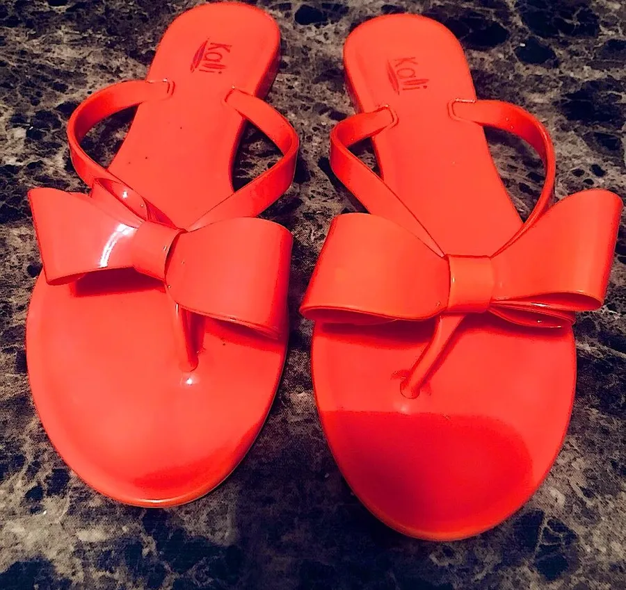 Kali Vibrant Coral Slip-On Flip Flop Sandals Sz 9 w Bow Beach Vacation Y2K Jelly