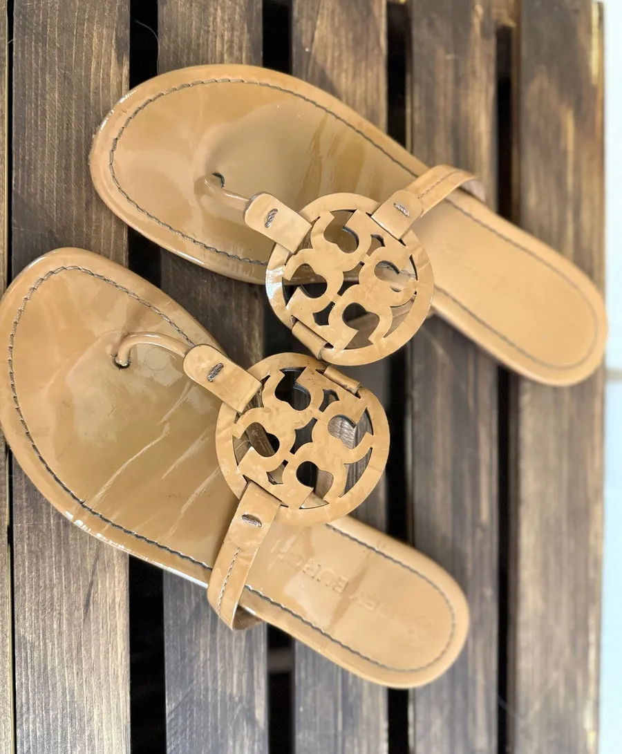 Tory Burch Miller Sandal Patent Leather Tan Womens 10 Summer Thong Logo Classic