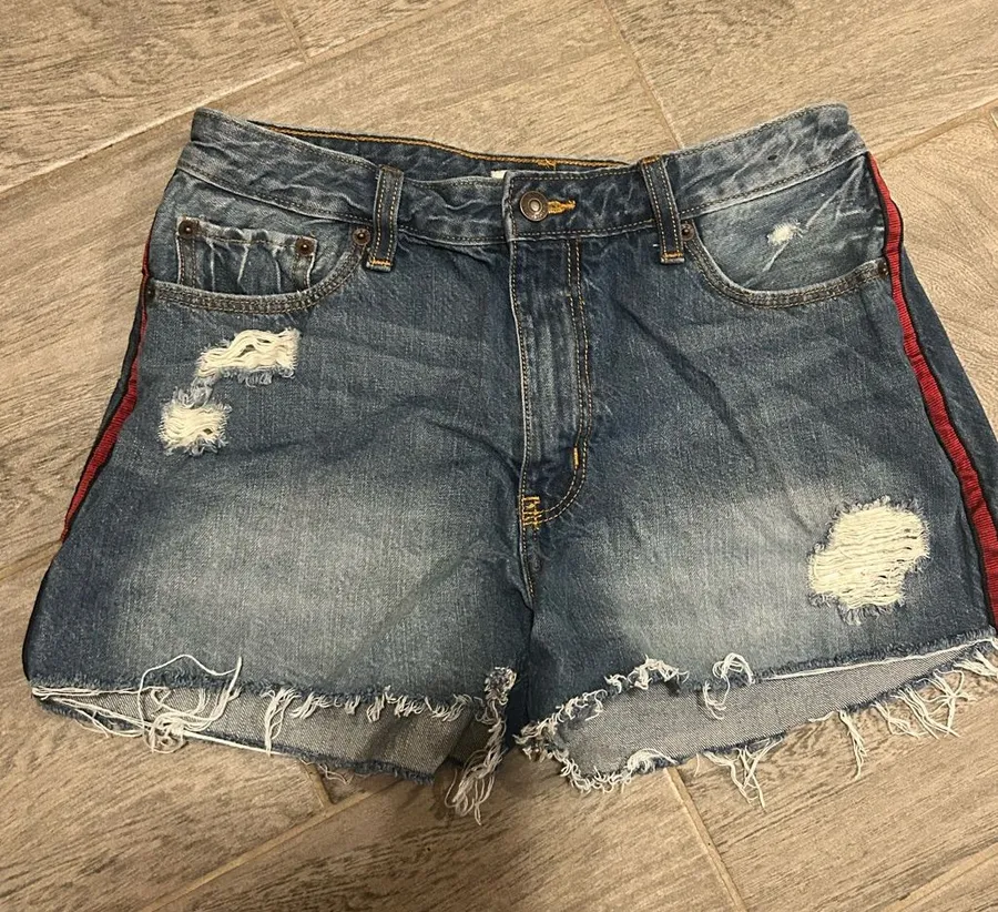 Abercrombie & Fitch Blue Distressed Denim Shorts w/ Red Side Stripe -size 10 W30