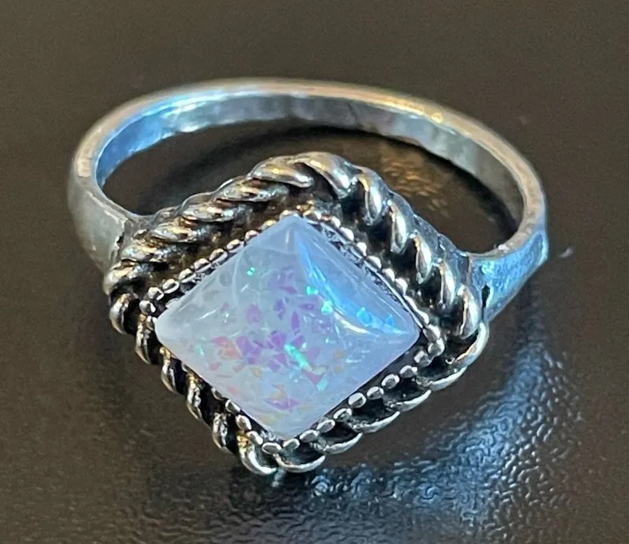 Vintage imitation opal woman silver plated ring size 8.5