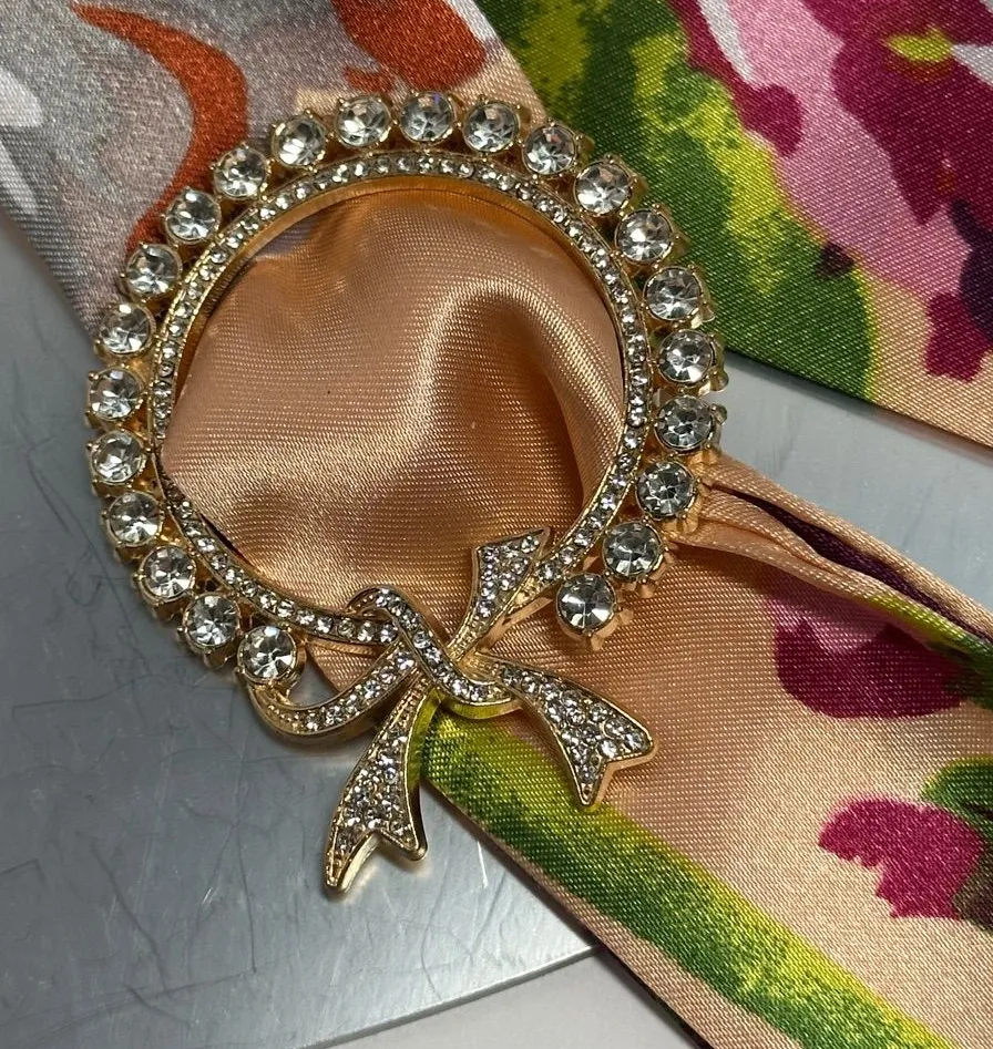 Round with Bow Gold Scarf Ring