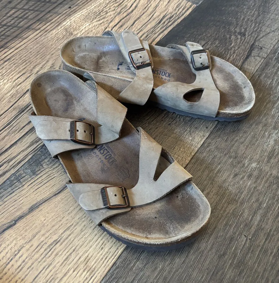 Birkenstock Classic Leather 2 Strap Slide in Taupe Brown EU 41 / US 10 Women’s
