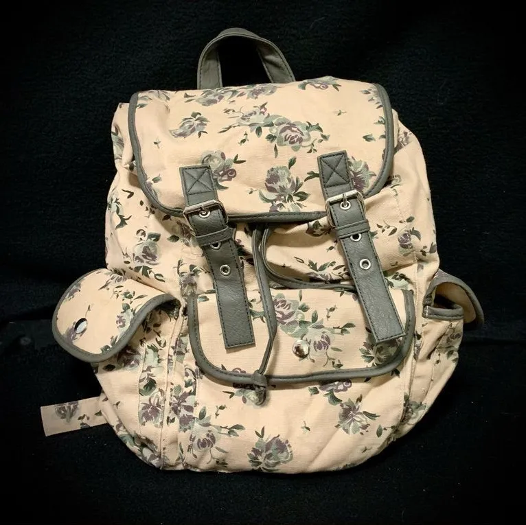 Candie’s Floral Backpack – Vintage Style