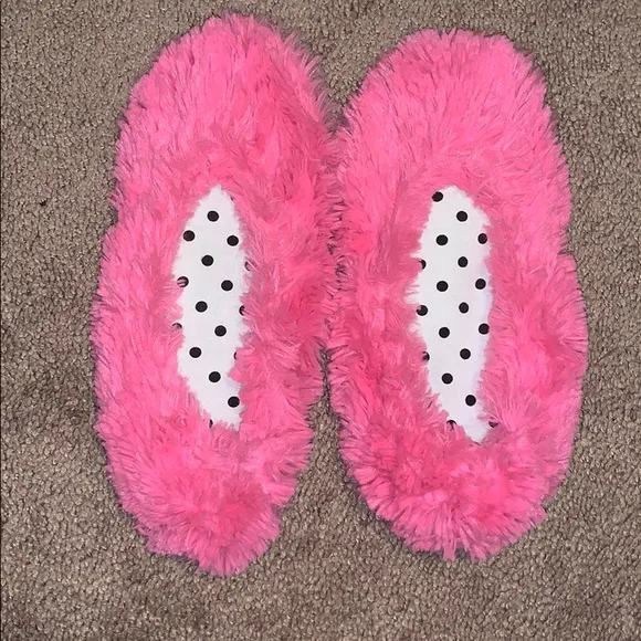 NWOT Pink Slippers Size 9.5