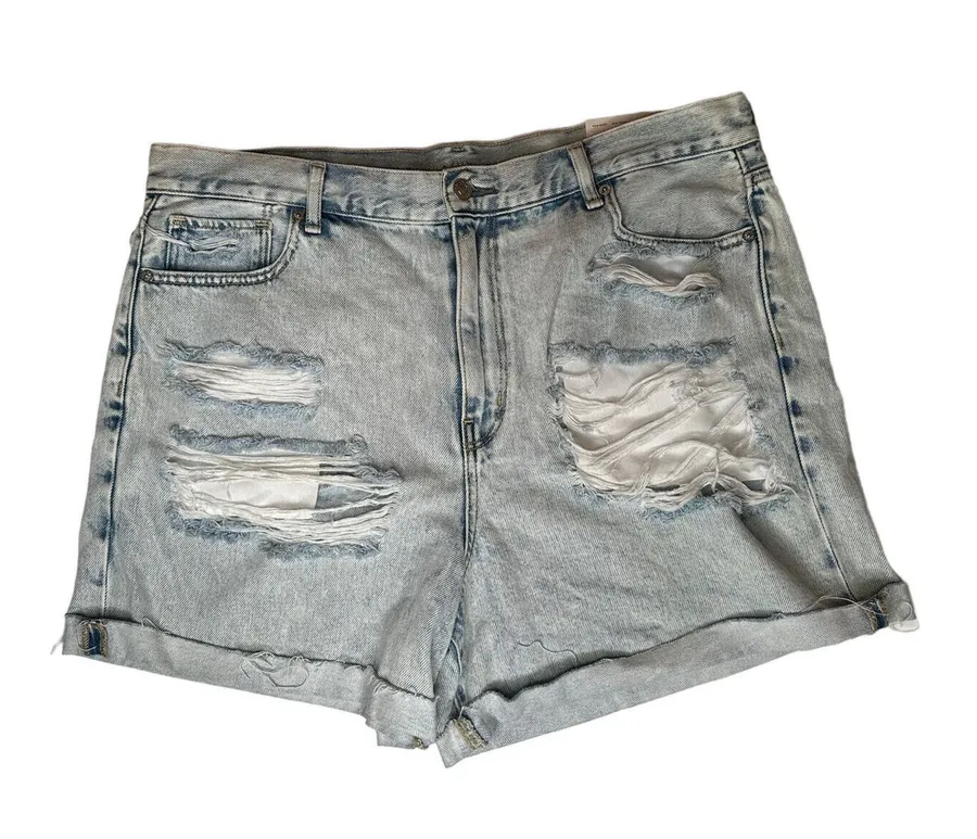 NEW American Eagle Womens Mom Jean Shorts Light Wash Distressed High Waist 16