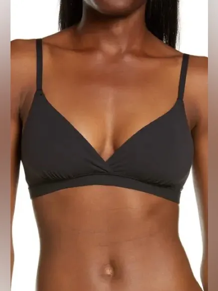 SKIMS Fits Everybody Crossover Bralette in Onyx Black Women Size Small.
NWOT