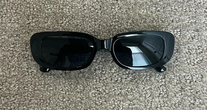 Black Retro Sunglasses