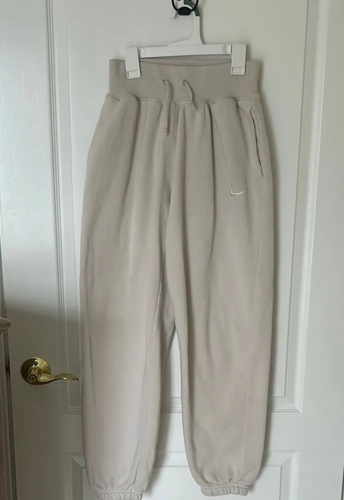 Nike Cream and Tan Jogger Sweatpants High-Waisted Elastic Waist