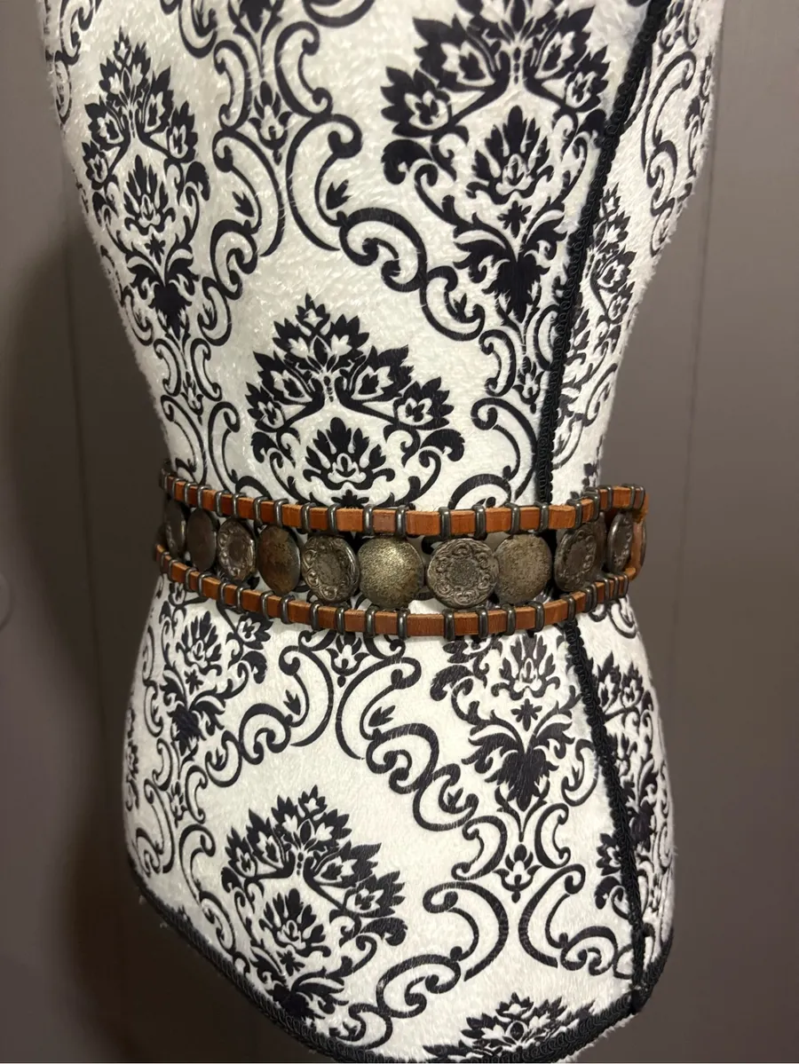 Vintage Western Leather Concho Belt Brown