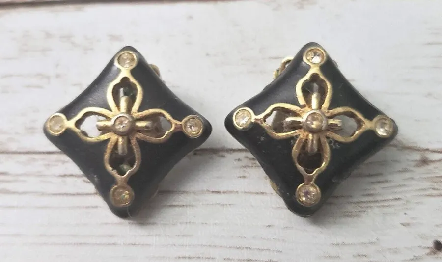 Vintage Clip On Earrings