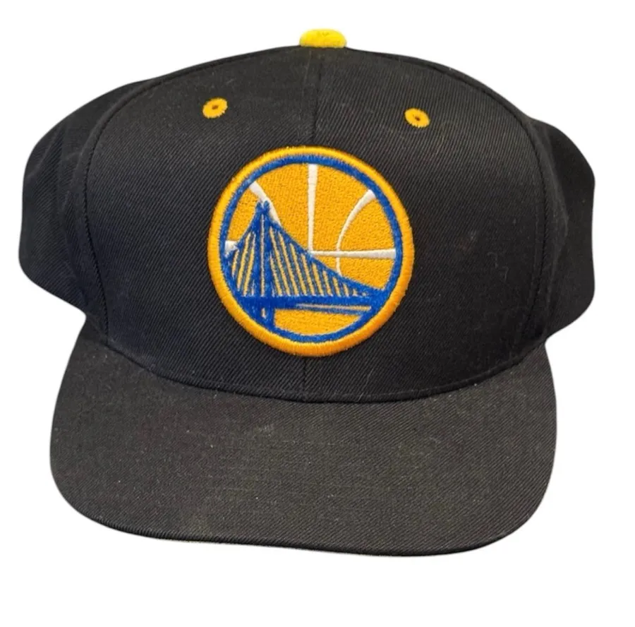 Golden State Warriors Snap Back Hat Velour Black Yellow Mitchell Ness NBA