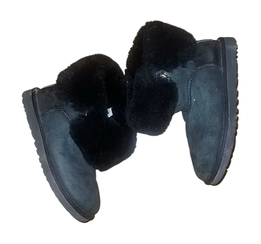 Ugg Women's Black Shearling Boots Size 6