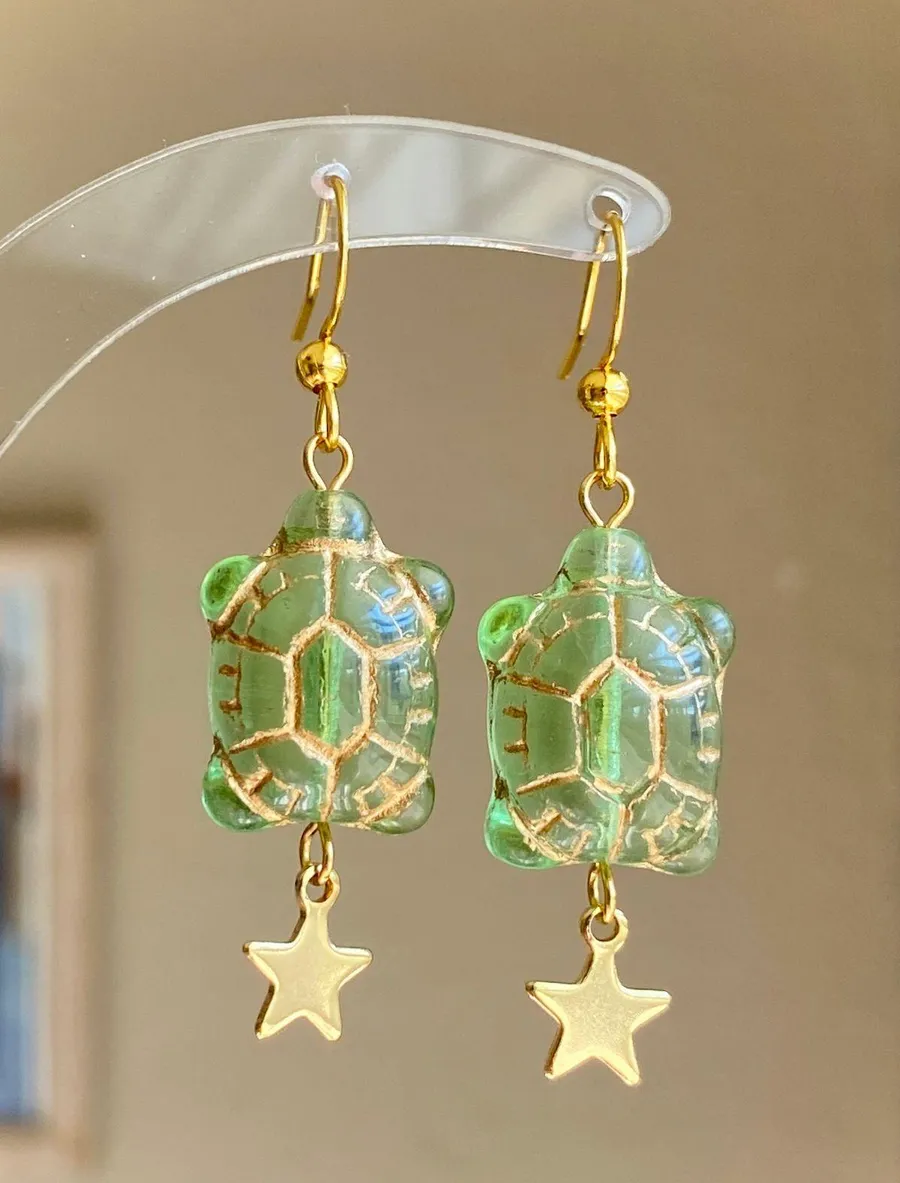cute boho retro funky vintage style Czech turtle & star earrings🐢🌟