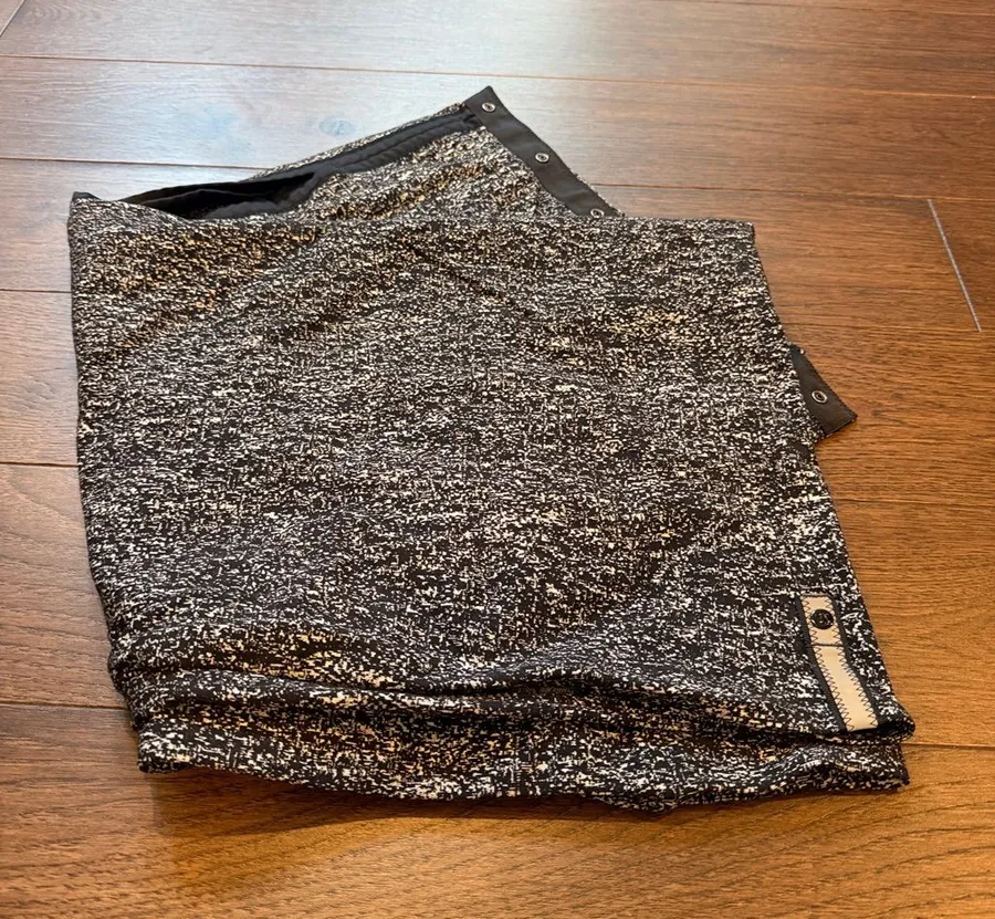 Lululemon Vinyasa Scarf in Black & White Pattern - One Size - C11-290