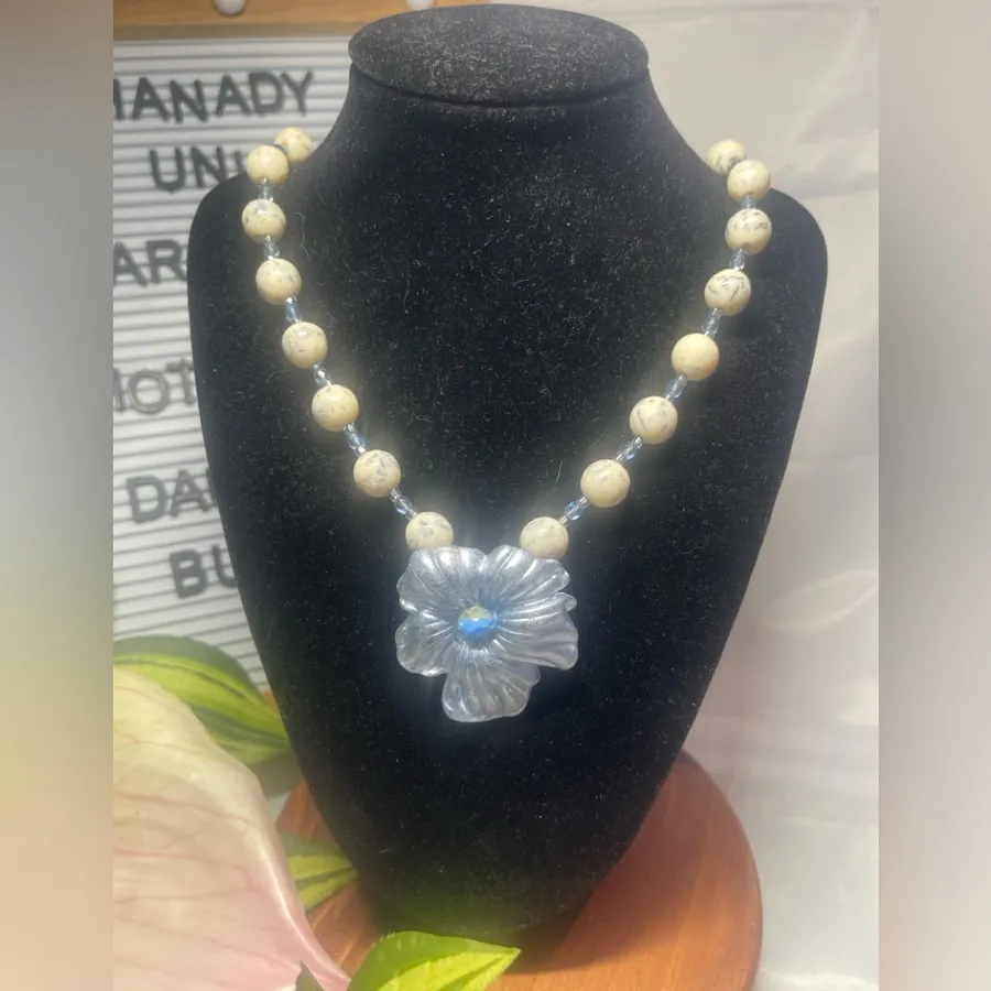 Vintage Plastic Bead Necklace Silver Flower Pendant Blue Center Magnet Clasp 16”