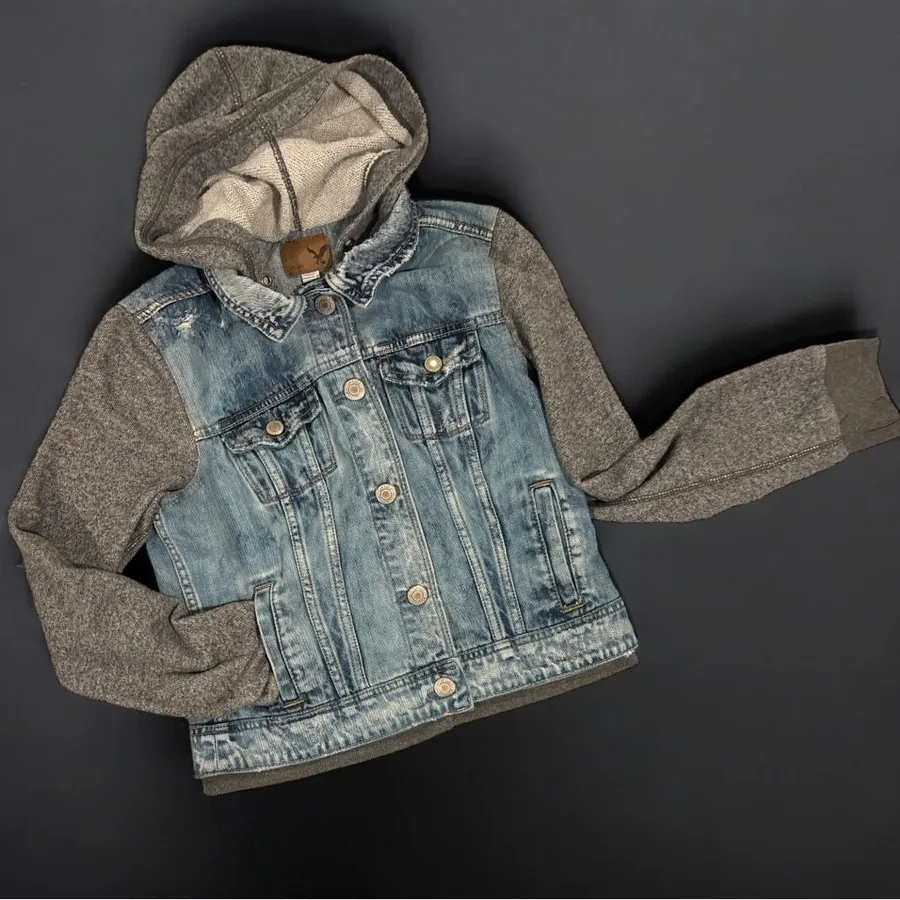 American Eagle Denim Hoodie Jacket | Jean Jacket with Knit Sleeves & Hood Size M