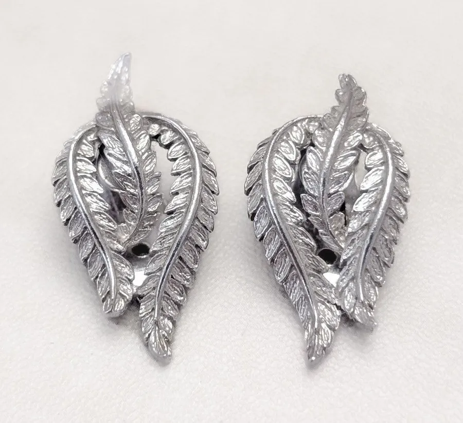 Vintage Clip On Earrings Stylish Silver Tone Twisted Leaves Statement Regal