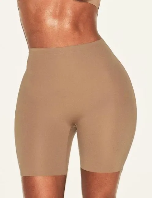NWT Skims Body Hip Enhancing Padded Shorts