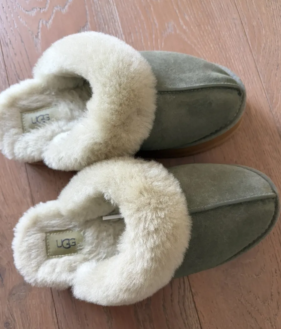 UGG Disquette Slippers Platform