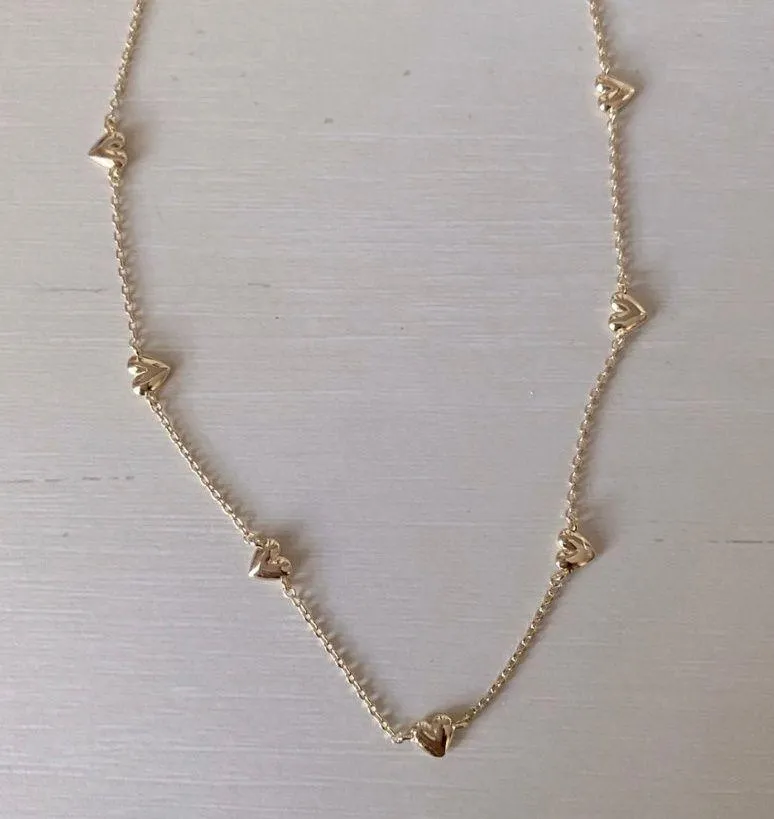 NWOT gold dainty heart necklace