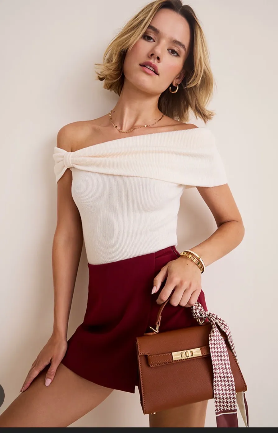 Francesca’s Kristie Bow-Knot Off-shoulder top