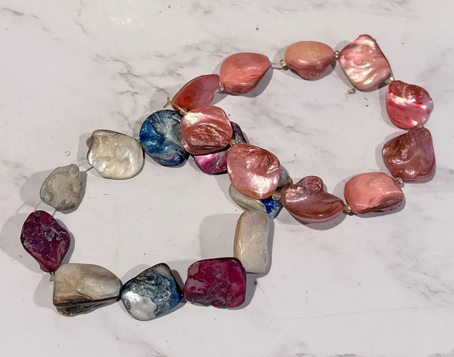 Vintage Chunky Mother of Pearl and Dyed Abalone Shell Stretch Bracelets Set Pink