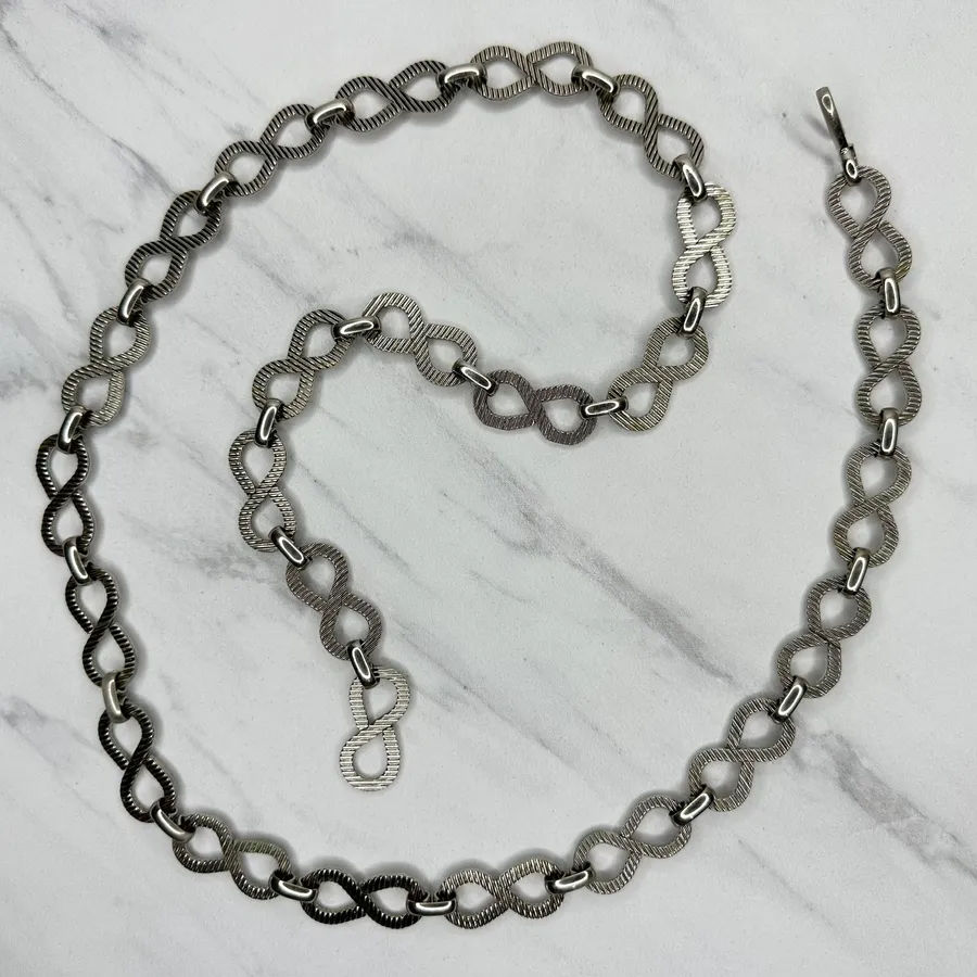 Textured Infinity Silver Chain Belt XS/S ✨