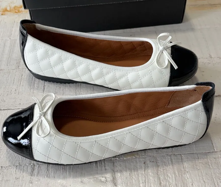 Josef Seibel Pippa Quilted Ballet Flats EU size 39 US 8 8.5 NEW Ivory Black White