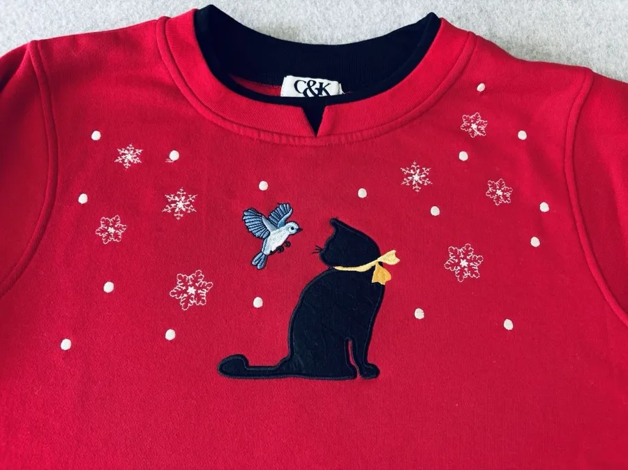 Y2K Sweatshirt C&K Designs Crewneck Cottage Granny Winter Black Cat Snow Medium Red