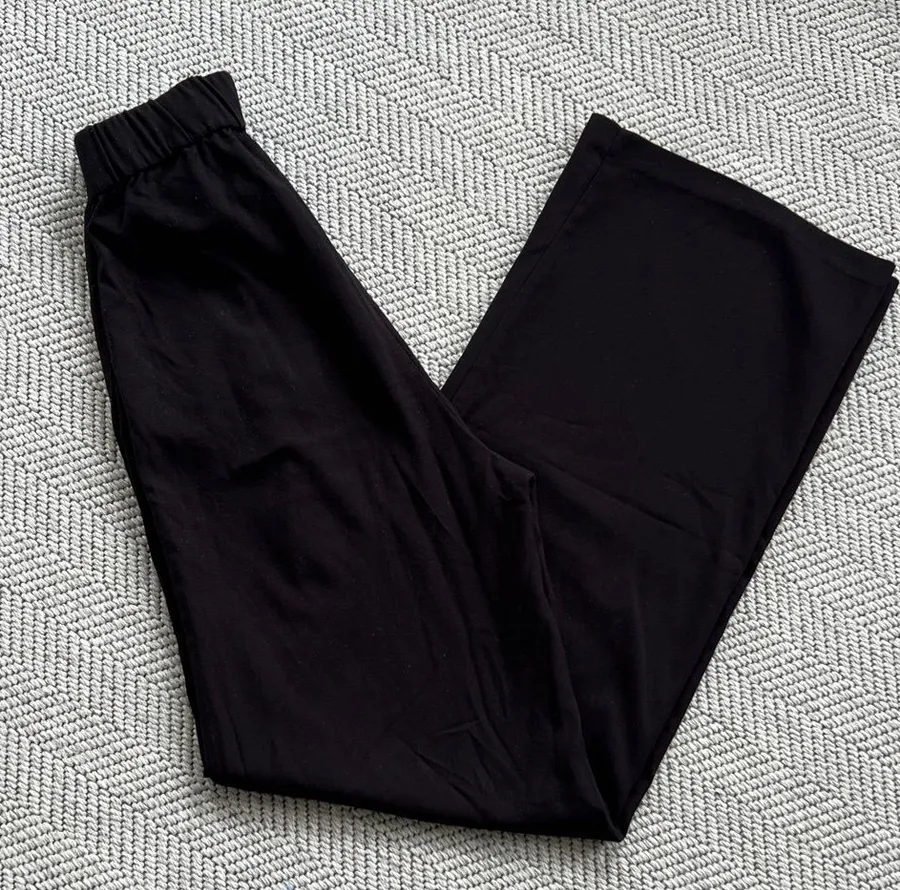 Women’s H&M Black Elastic-Waist Pants
