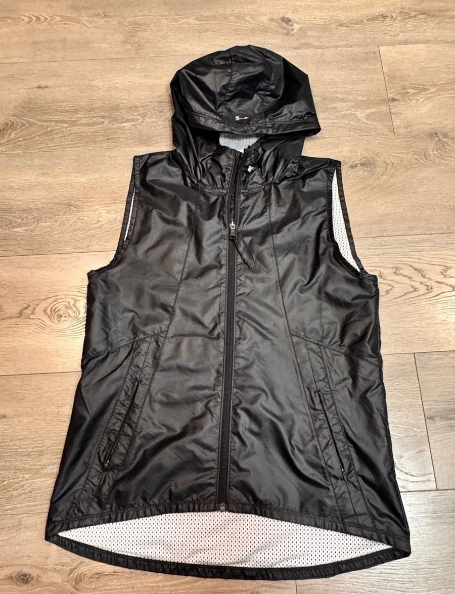 Under Armour Womens Black Hooded Lightweight Vest Athletic Running Gym Small S