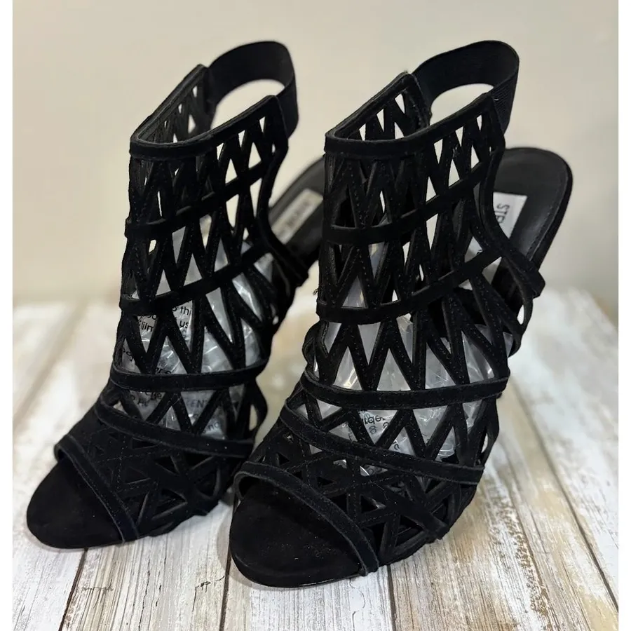 Steve Madden Bratt Cage Sandal Womens 9 Black Excellent Suede Cutout Stiletto