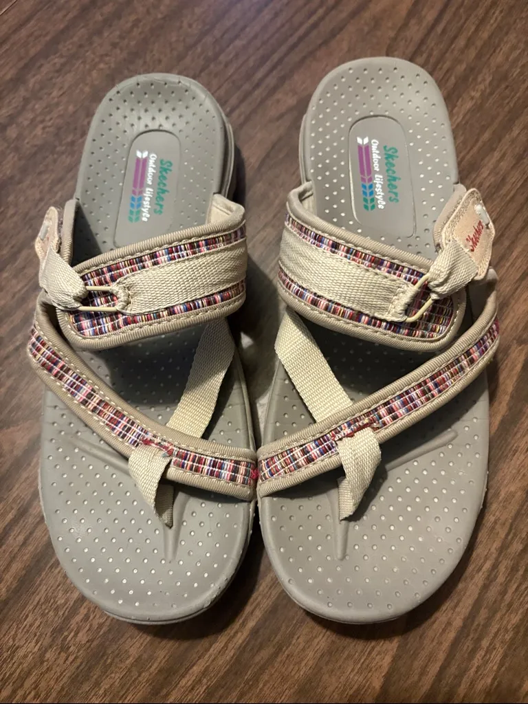Sketchers Sz 9 Outdoor Lifestyle Sandals Reggae Mad Swag Flip Flops