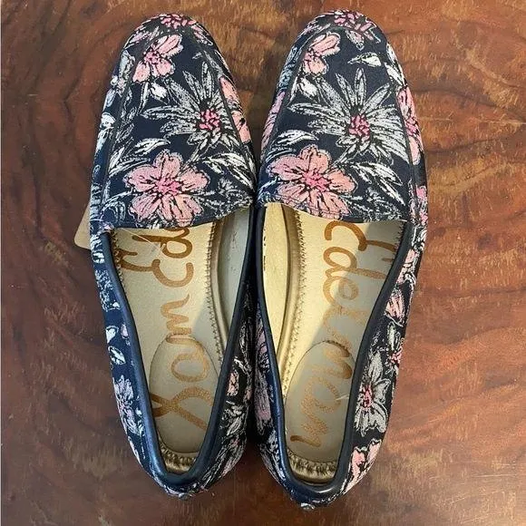 Sam Edelman Black and Pink Flats with modern Toe size 6