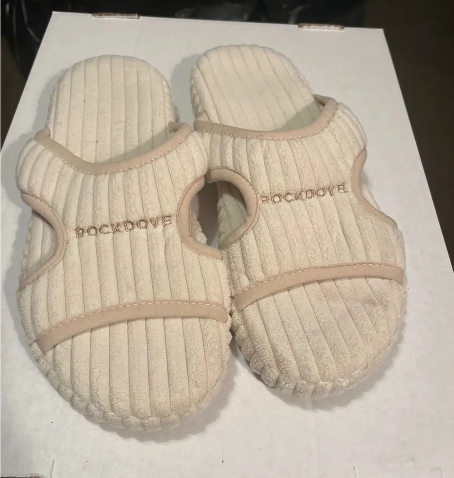 RockDove Womens Ribbed Corduroy Slide Slippers Cream Open Toe House Shoes Logo Size 10