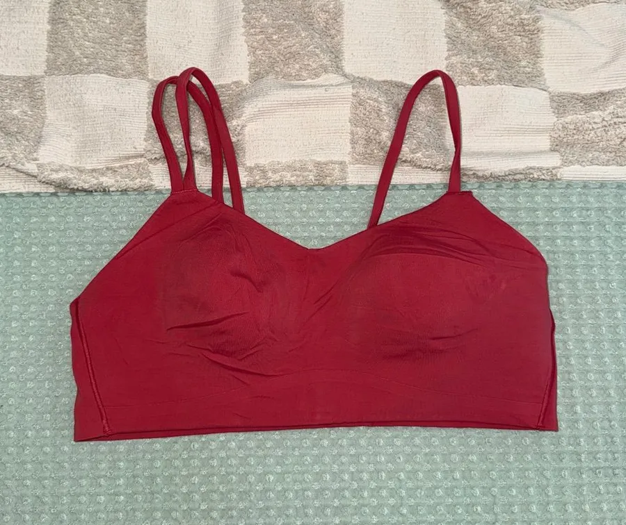Lululemon Like a Cloud Bra Red Double Strap Bralette Light Support Womens M