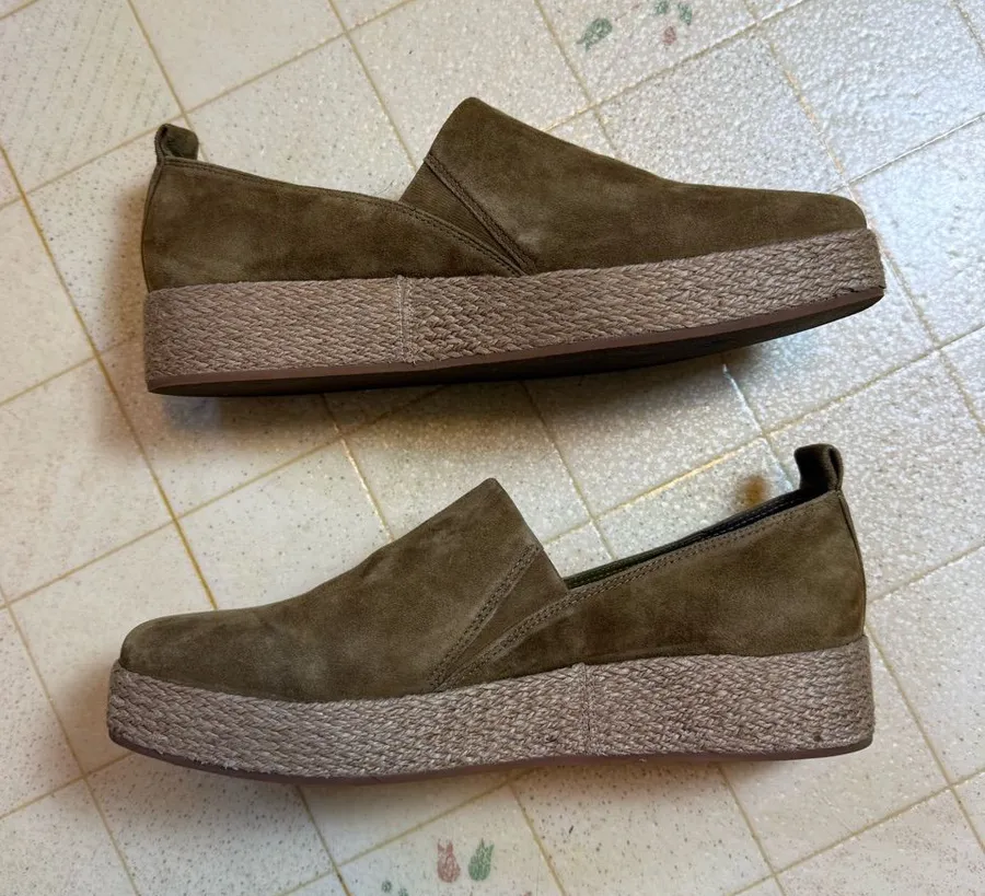 Vince Saxon 4 Suede Espadrille Wedge Platform Sneakers in Olivewood Size 7.5