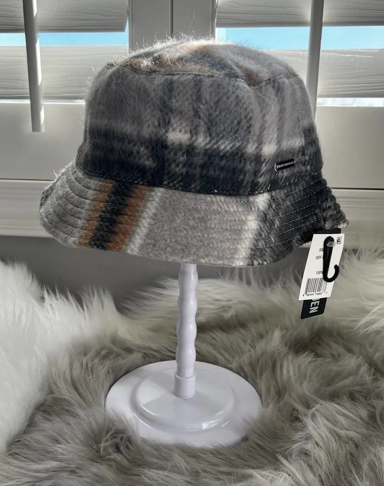 𝅺New Steve Madden Plaid Bucket Hat