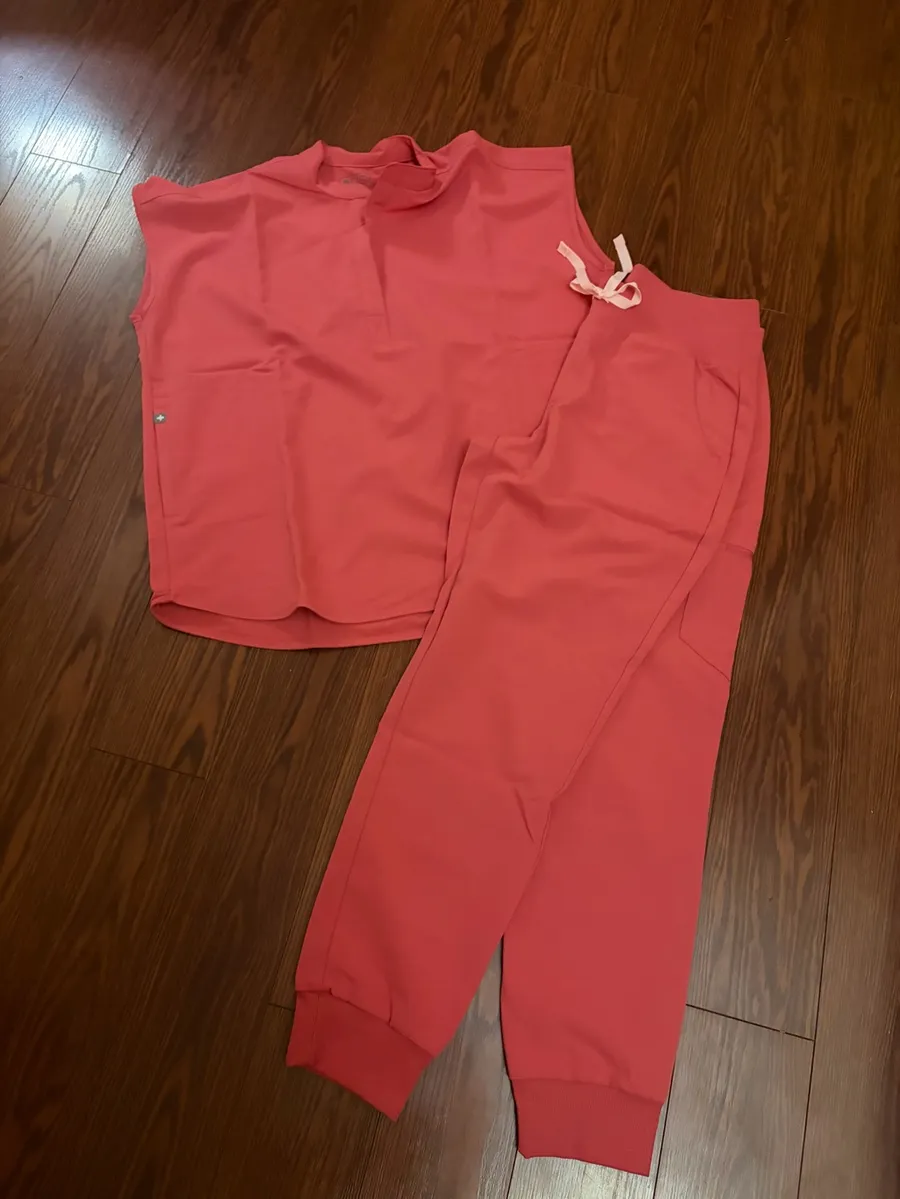 Women's figs scrub set pulmonary pink Jogger Set