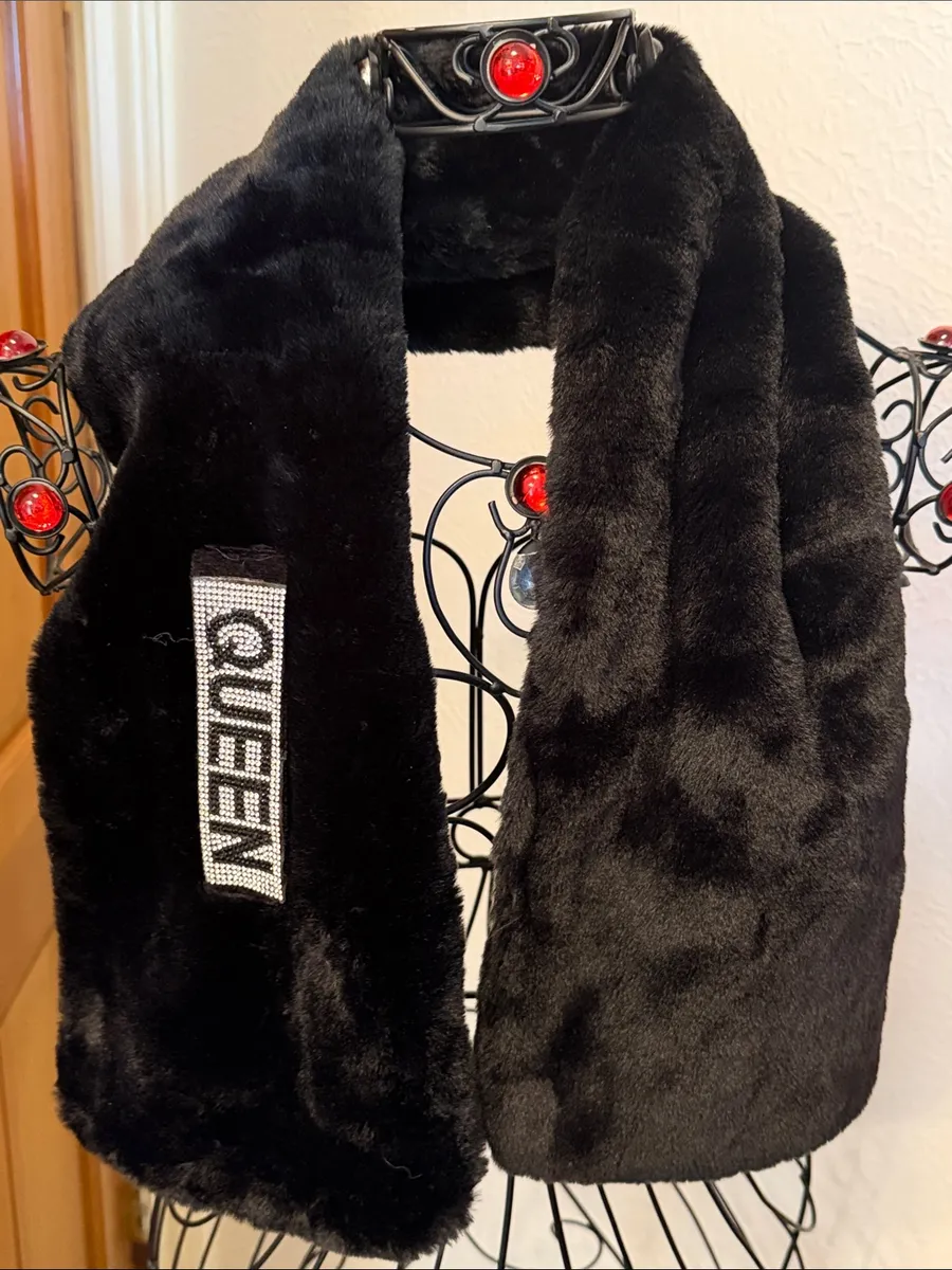 ๐๐๐3 for 12$๐๐๐Black Faux Fur Scarf with "QUEEN" Rhinestone Accent Black